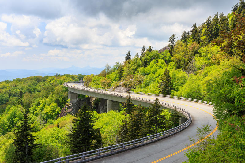 Linn Cove Viaduct - Hotel in Downtown Blowing Rock