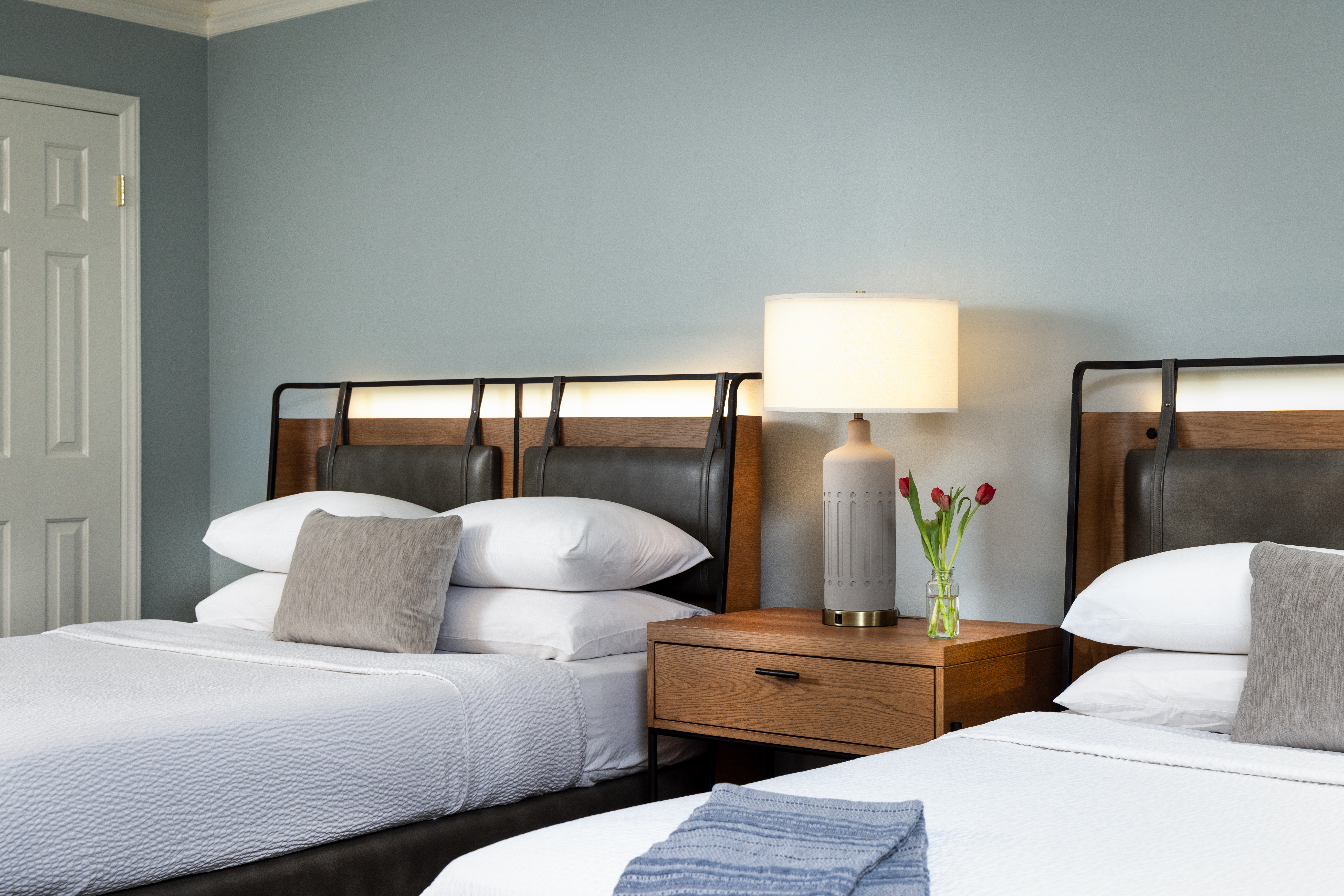 Standard Double Queen Room - Blowing Rock Hotel Rooms